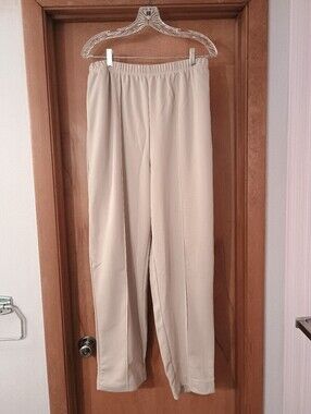 Blair Beige Knit Pull-On Straight Leg Pants Size 18 Pockets. Elevated Joggers